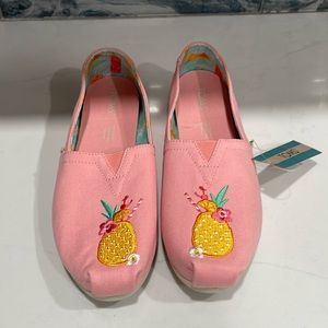 Pineapple pink TOMS nwt